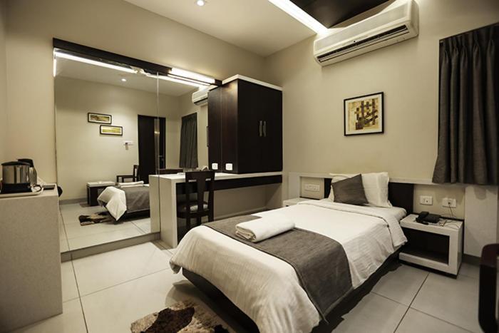 Sree Sakthi Residency Hotel Канчипурам Екстериор снимка